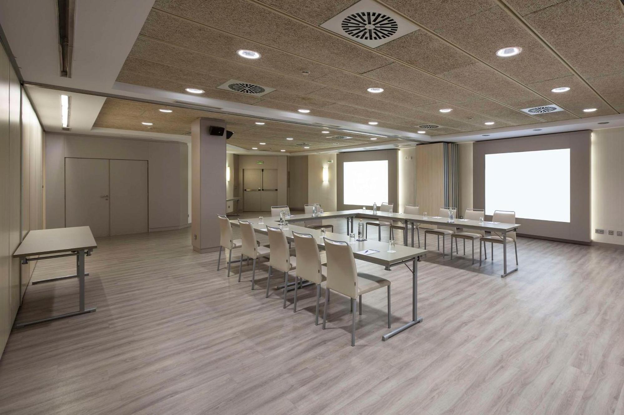 Nh Pamplona Iruna Park Exteriör bild