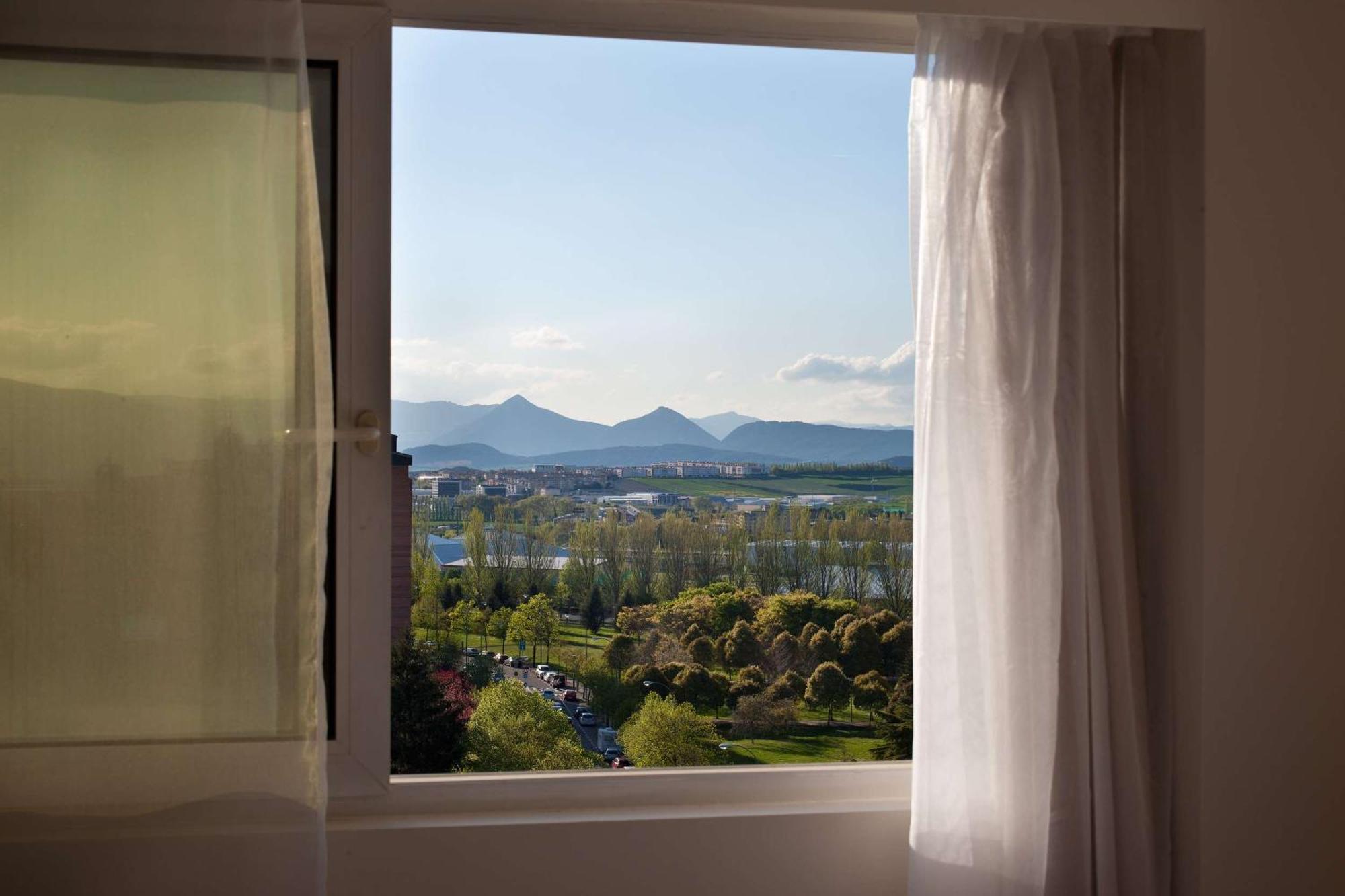 Nh Pamplona Iruna Park Exteriör bild