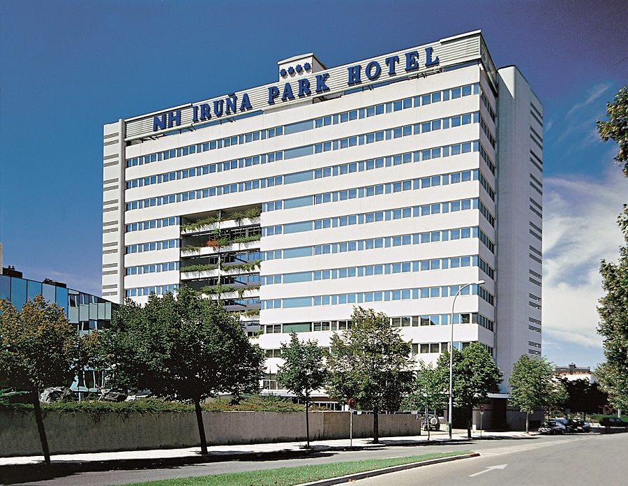Nh Pamplona Iruna Park Exteriör bild